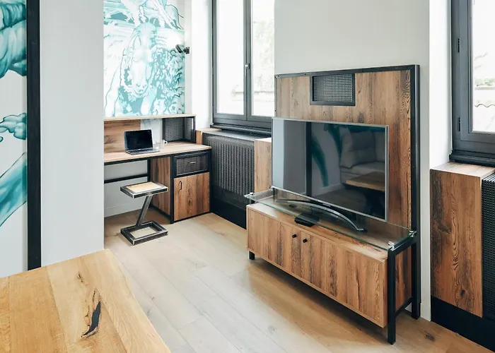 Make My Day 61, Rue Sully