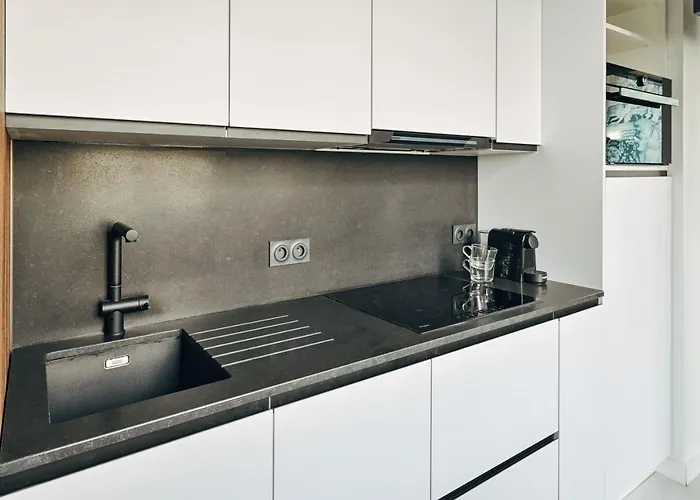 Make My Day 61, Rue Sully * Лион